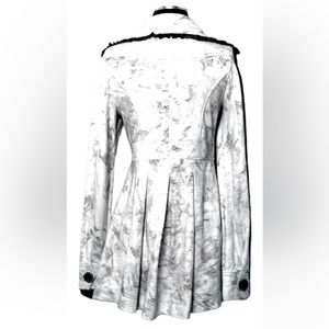 Nwot Daytrip M coat. 2 side pockets 5 button closure. Rare find and new!